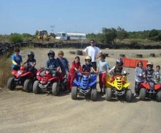  儿童四轮摩托团体 